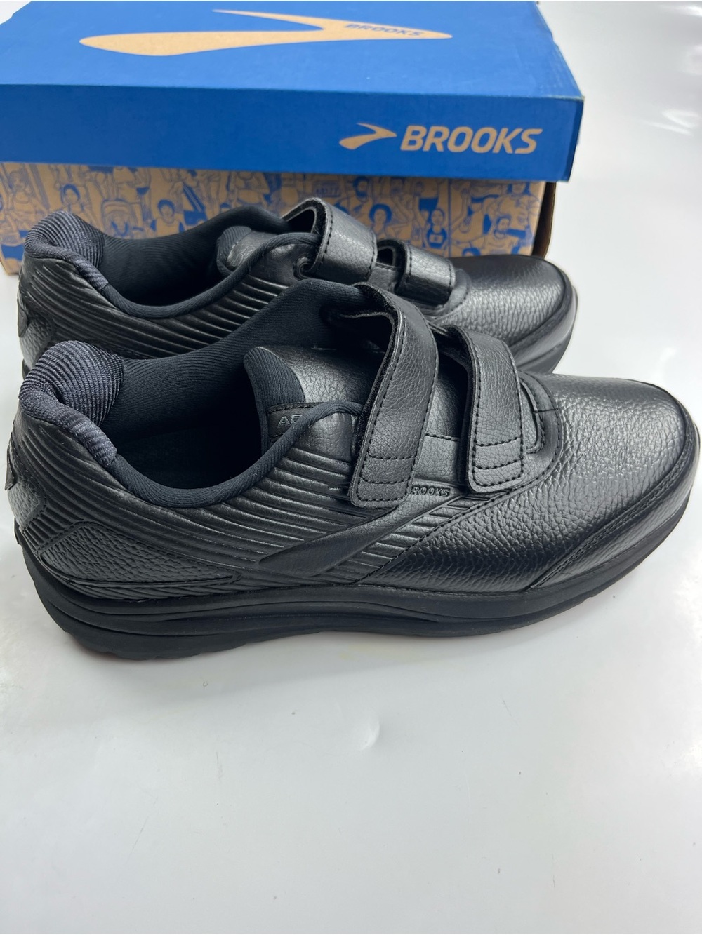 Brooks Women’s Addiction Walker V-strap 2 Walking Max Support Shoes Size 9.5 M